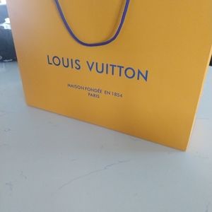 Louis Vuitton Retail bag